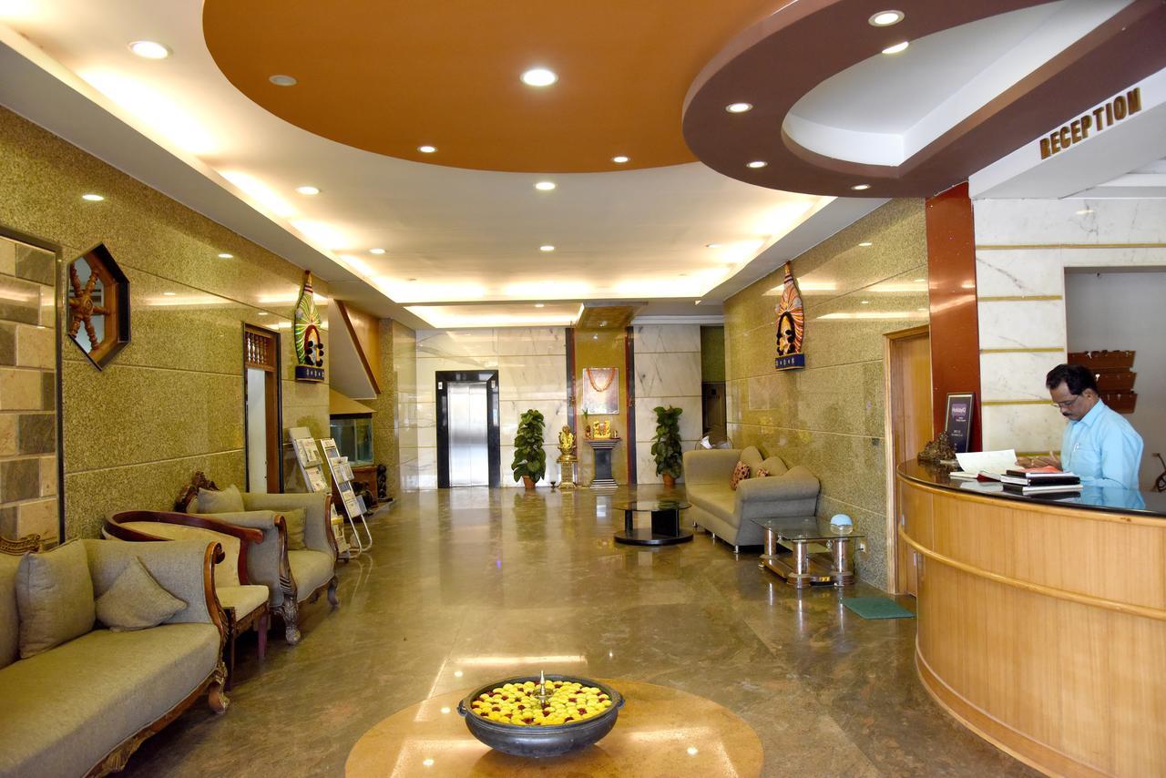 Hotel Sharada International 우두피 외부 사진